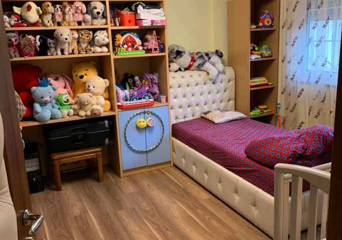 Shtepi ne shitje  ne Tirane, 2+1, Mobilimi E mobiluar, Pagesa 160,000  Euro.