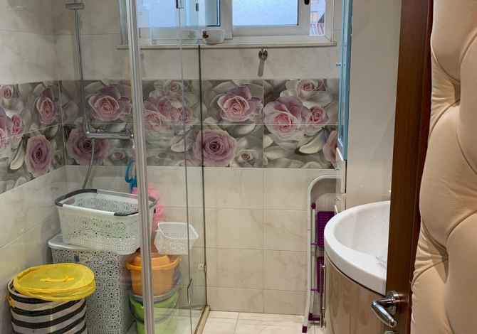 Shtepi ne shitje  ne Tirane, 2+1, Mobilimi E mobiluar, Pagesa 160,000  Euro.