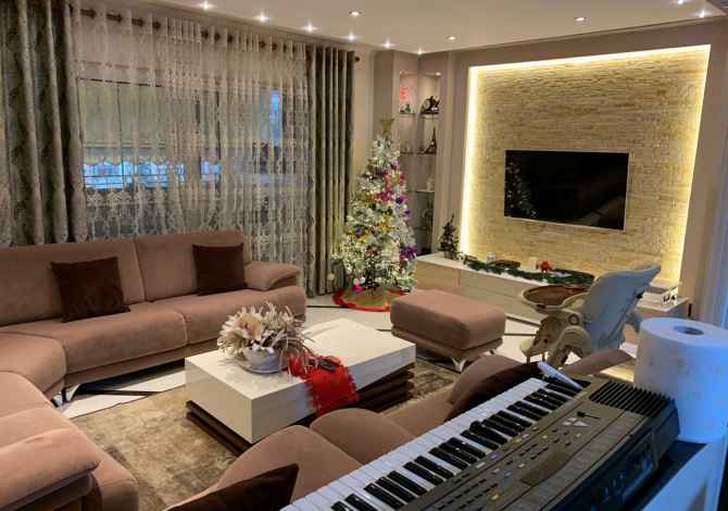 Shtepi ne shitje  ne Tirane, 2+1, Mobilimi E mobiluar, Pagesa 160,000  Euro.