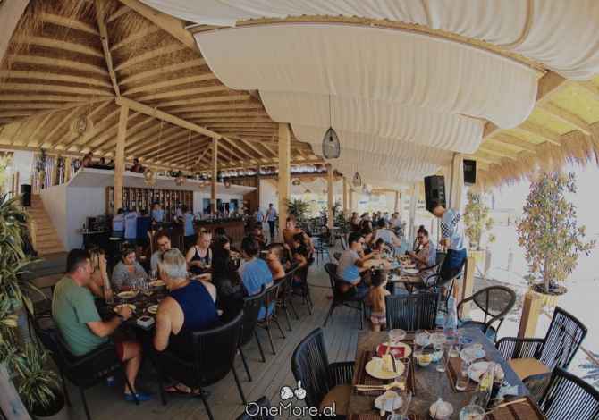 Njoftime Pune ne Vlore, Profesioni Punonjese pastrimi, kuzhinier/e,barista,kamarier/e i pare,kasier/e,financier ekonomist ose ekonomiste , , Pagesa Me Marreveshje.