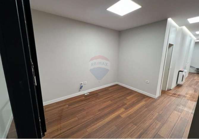 Ambient biznesi me qera 3+1 ne Tirane - 1,500 Euro