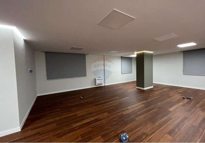 ZYRE PER QIRA NE QENDER TE TIRANES