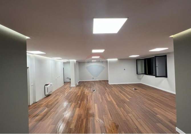 ZYRE PER QIRA NE QENDER TE TIRANES