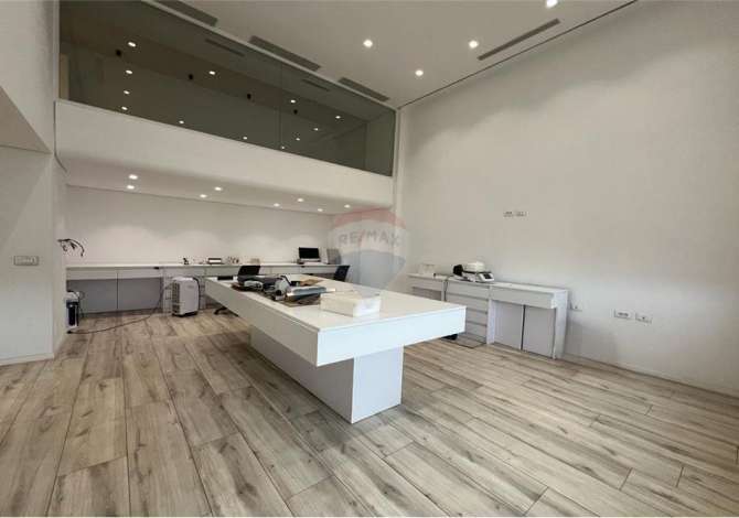 Ambient biznesi me qera 3+1 ne Tirane - 1,500 Euro