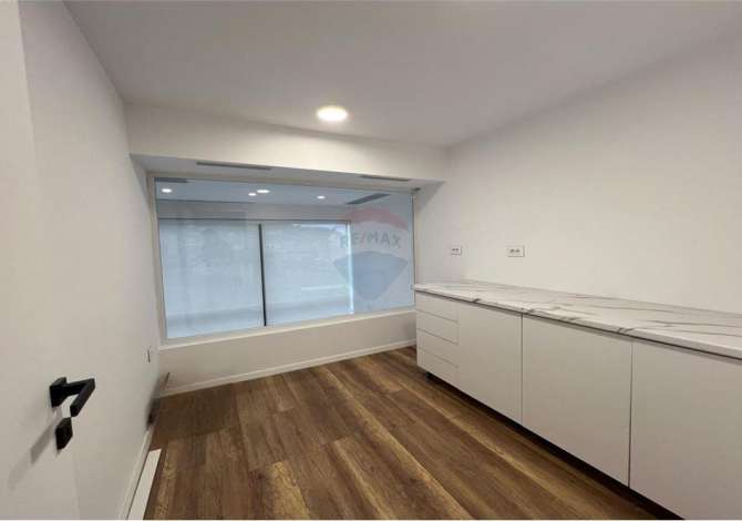 Njesi biznesi me qira te Tirana Golden Park