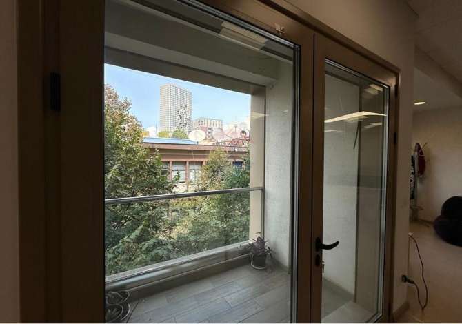 Ambient biznesi me qera 3+1 ne Tirane - 5,500 Euro