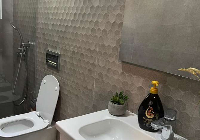 Zyre per qira prane Stadiumit Dinamo