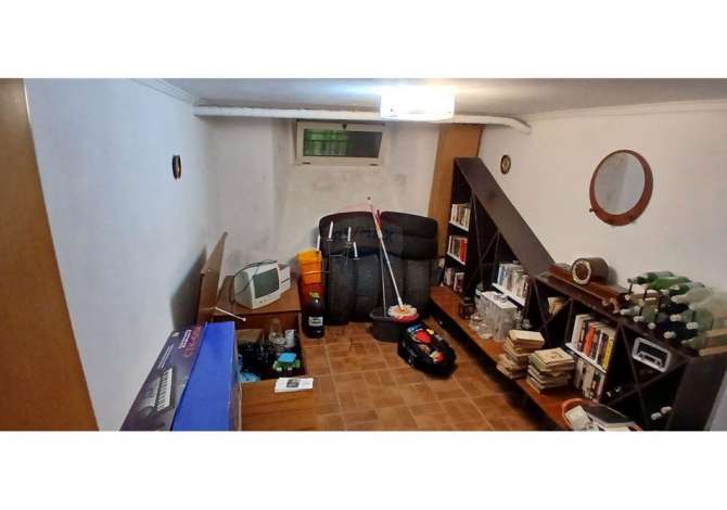 Ambient biznesi me qera 4+1 ne Tirane - 300 Euro