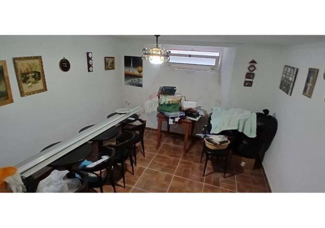 Ambient biznesi me qera 4+1 ne Tirane - 300 Euro