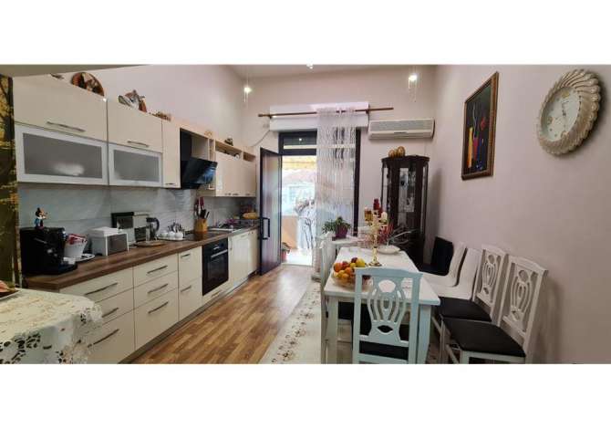 Shtepi me qera 2+1 ne Tirane - 650 Euro