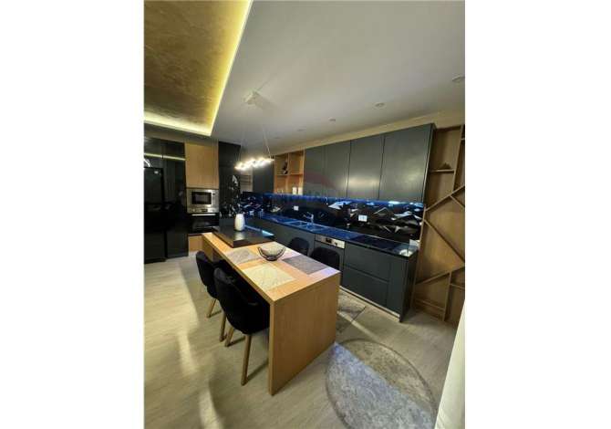 Shtepi me qera 2+1 ne Tirane - 1,100 Euro
