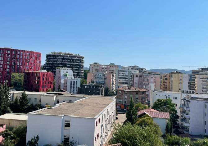 Ambiente Commerciale in Vendita 5+1 a Tirana - 1,800,000 Euro