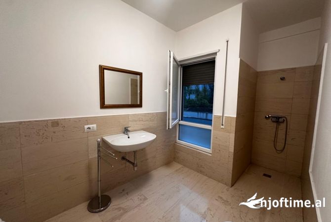 Shtepi ne shitje 4+1 ne Tirane - 600,000 Euro