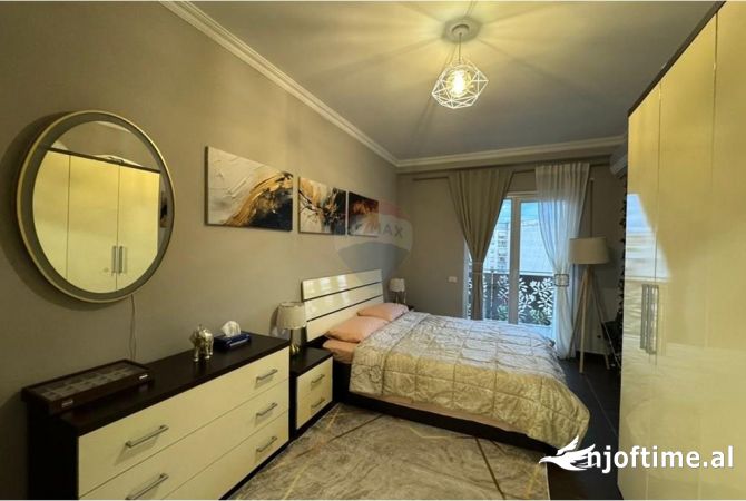 Shtepi me qera 2+1 ne Tirane - 1,000 Euro