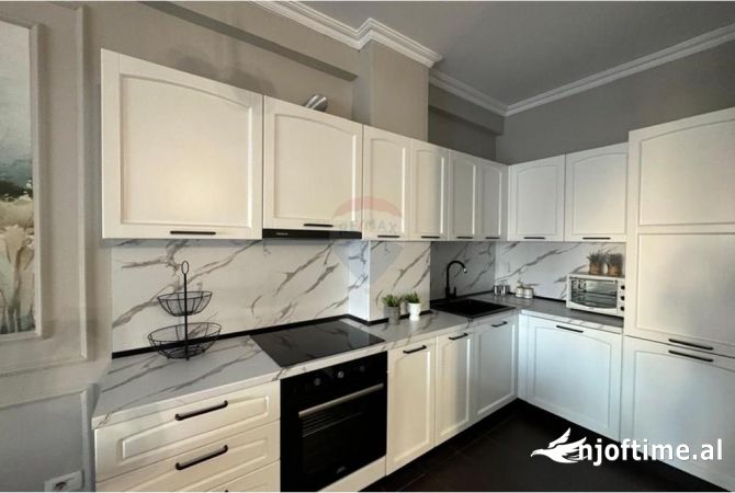 Shtepi me qera 2+1 ne Tirane - 1,000 Euro