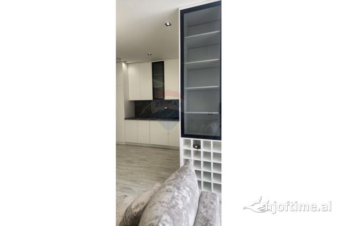 Shtepi me qera 3+1 ne Tirane - 1,250 Euro