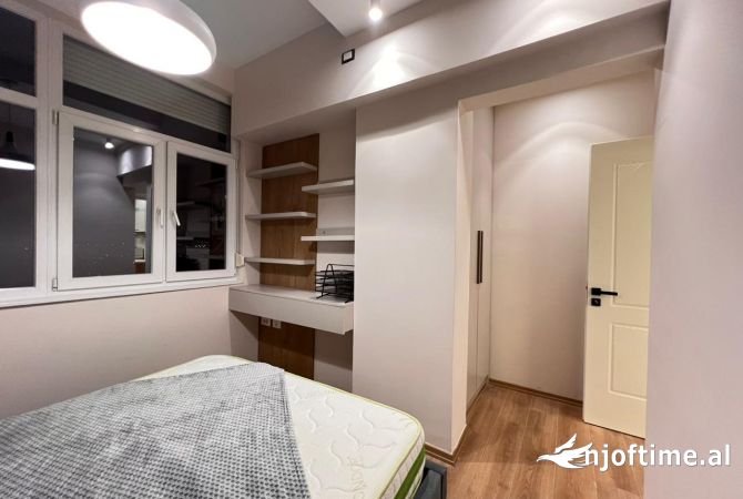 Shtepi ne shitje Apartament ne Tirane, 2+1, Mobilimi E mobiluar, Pagesa 180,000  Euro.