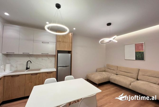 Shtepi ne shitje 2+1 ne Tirane - 180,000 Euro