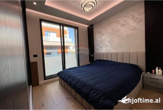 Shtepi ne shitje Apartament ne Tirane, 3+1, Mobilimi E mobiluar, Pagesa 415,000  Euro.