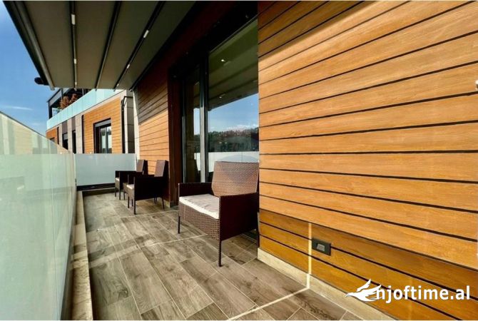 Shtepi ne shitje Apartament ne Tirane, 3+1, Mobilimi E mobiluar, Pagesa 415,000  Euro.