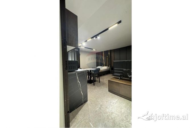 Shtepi ne shitje Apartament ne Tirane, Garsoniere, Mobilimi E mobiluar, Pagesa 152,000  Euro.