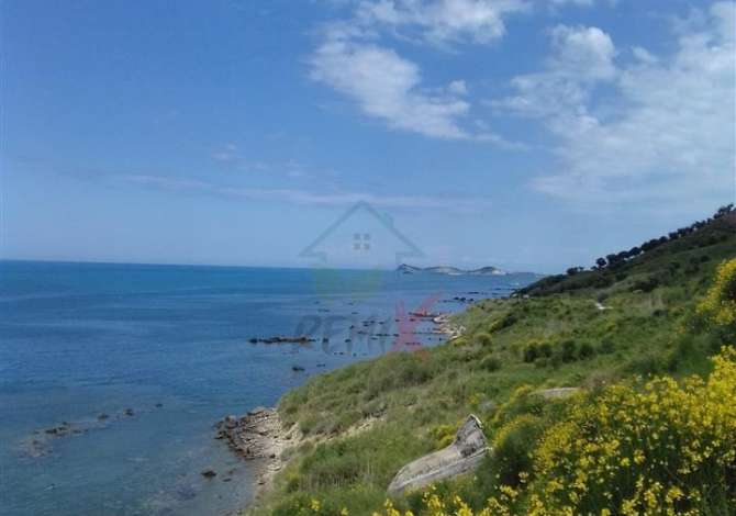 Truall ose Toke  ne Durres - 400,000 Euro