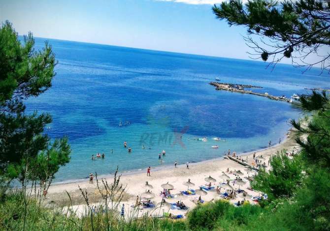Truall ose Toke  ne Durres - 400,000 Euro