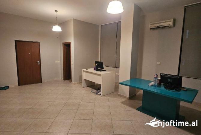 JEPET ME QERA AMBJENT BIZNESI PRANE GJYKATES DURRES