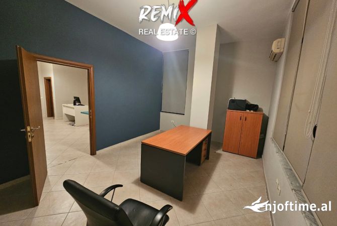 Ambient biznesi me qera 3+1 ne Durres - 350 Euro