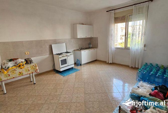 Shtepi ne shitje 3+1 ne Durres - 165,000 Euro
