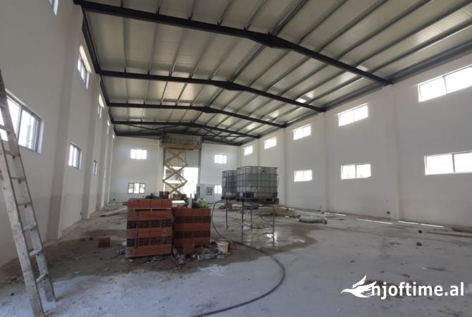 Ambient biznesi me qera 6+1 ne Durres - 2,000 Euro