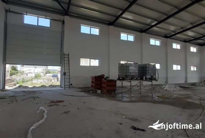 Ambient biznesi me qera 6+1 ne Durres - 2,000 Euro