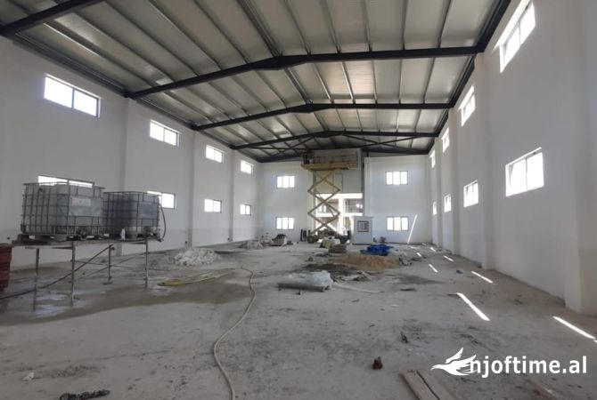 Ambient biznesi me qera 6+1 ne Durres - 2,000 Euro