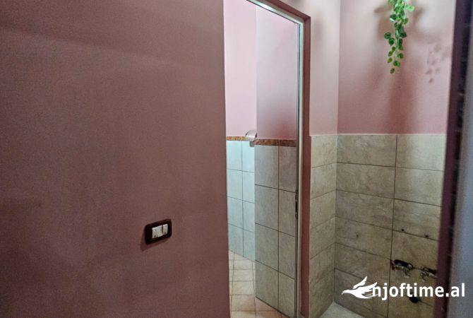 JEPET ME QERA AMBJENT BIZNESI PRANE GALAKTIKUT DURRRS