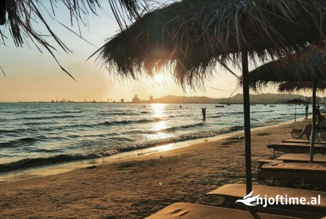 Truall ose Toke  ne Durres - 272,000 Euro