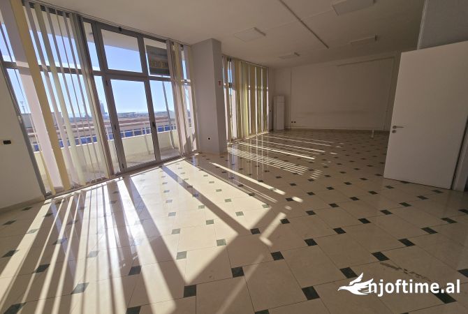 Shtepi me qera 3+1 ne Durres - 1,500 Euro