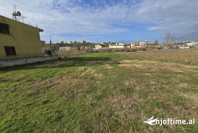 Truall ose Toke  ne Durres - 54,000 Euro