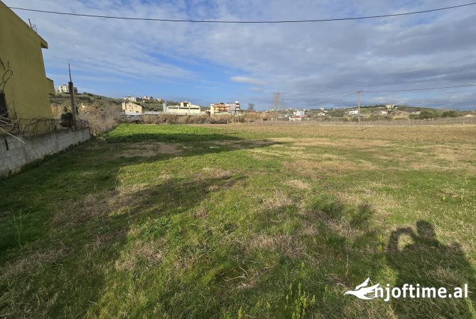 Truall ose Toke  ne Durres - 54,000 Euro