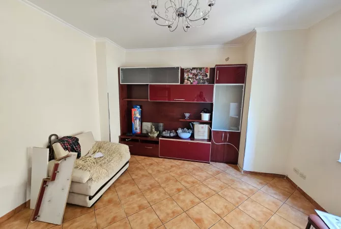 Shtepi me qera 2+1 ne Durres - 300 Euro