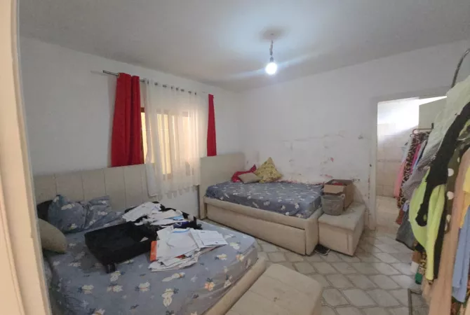 Shtepi ne shitje Shtepi Private ne Durres, 2+1, Mobilimi E mobiluar, Pagesa 5,500,000  Leke.