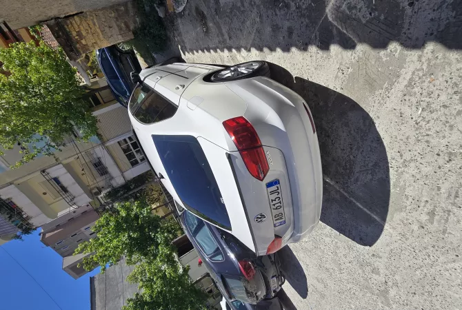 Makina ne shitje ne Durres, Volkswagen, 2013 gasoline-gas,Kambio Automatik Pagesa 75,000  Euro.