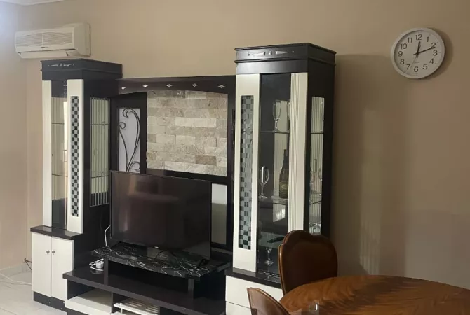 Shtepi me qera 1+1 ne Durres - 300 Euro