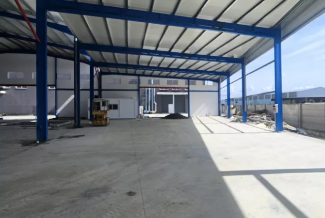 Ambient biznesi me qera 4+1 ne Durres - 1,500 Euro