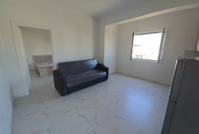 Shtepi me qera 1+1 ne Durres - 30,000 Leke