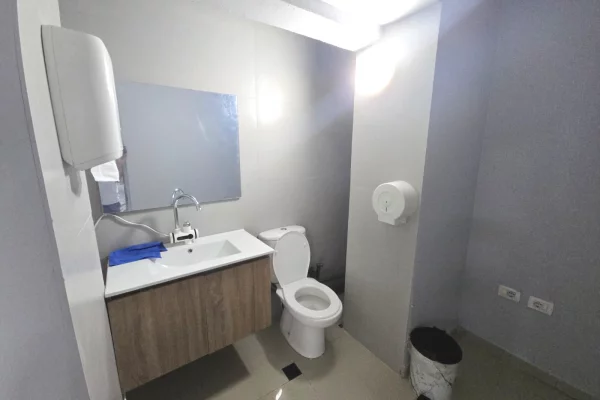 JEPET ME QERA AMBJENT BIZNESI PRANE MARKATES DURRES