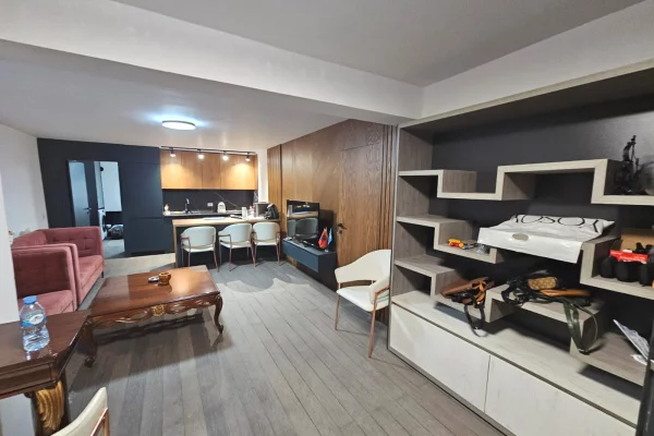 Shtepi me qera Apartament ne Durres, 1+1, Mobilimi E mobiluar, Pagesa 25,000  Leke.