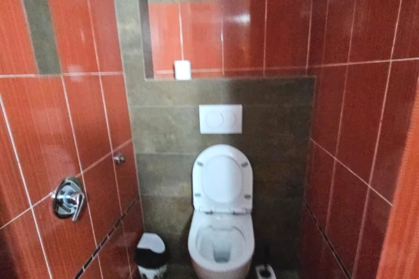 Shtepi me qera Apartament ne Durres, 1+1, Mobilimi E mobiluar, Pagesa 25,000  Leke.