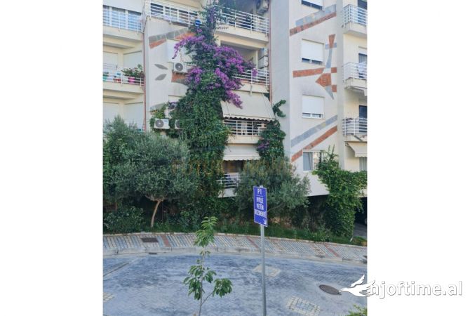 Shtepi me qera 2+1 ne Tirane - 750 Euro