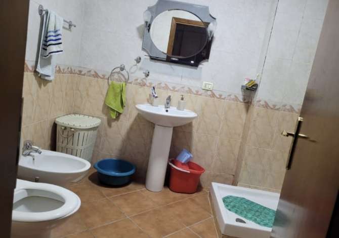 Shtepi me qera Apartament ne Tirane, 2+1, Mobilimi E mobiluar, Pagesa 500  Euro.