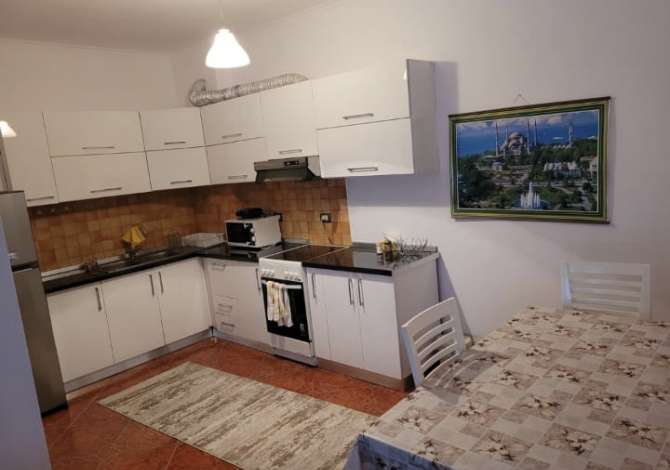 Shtepi me qera Apartament ne Tirane, 2+1, Mobilimi E mobiluar, Pagesa 500  Euro.